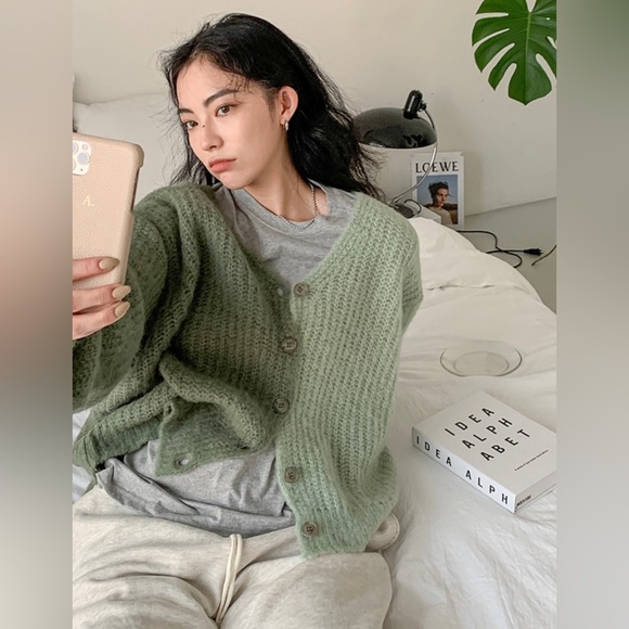 Stylenanda Blue Colorblock V neck Sweater Cardigan - Picture 1 of 6